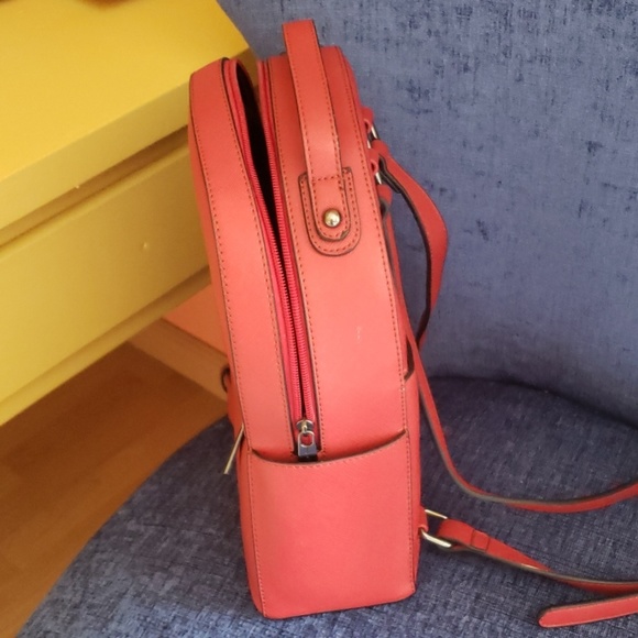 Backpack - Picture 3 of 5